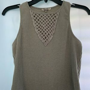 Gimmicks green tank with crochet